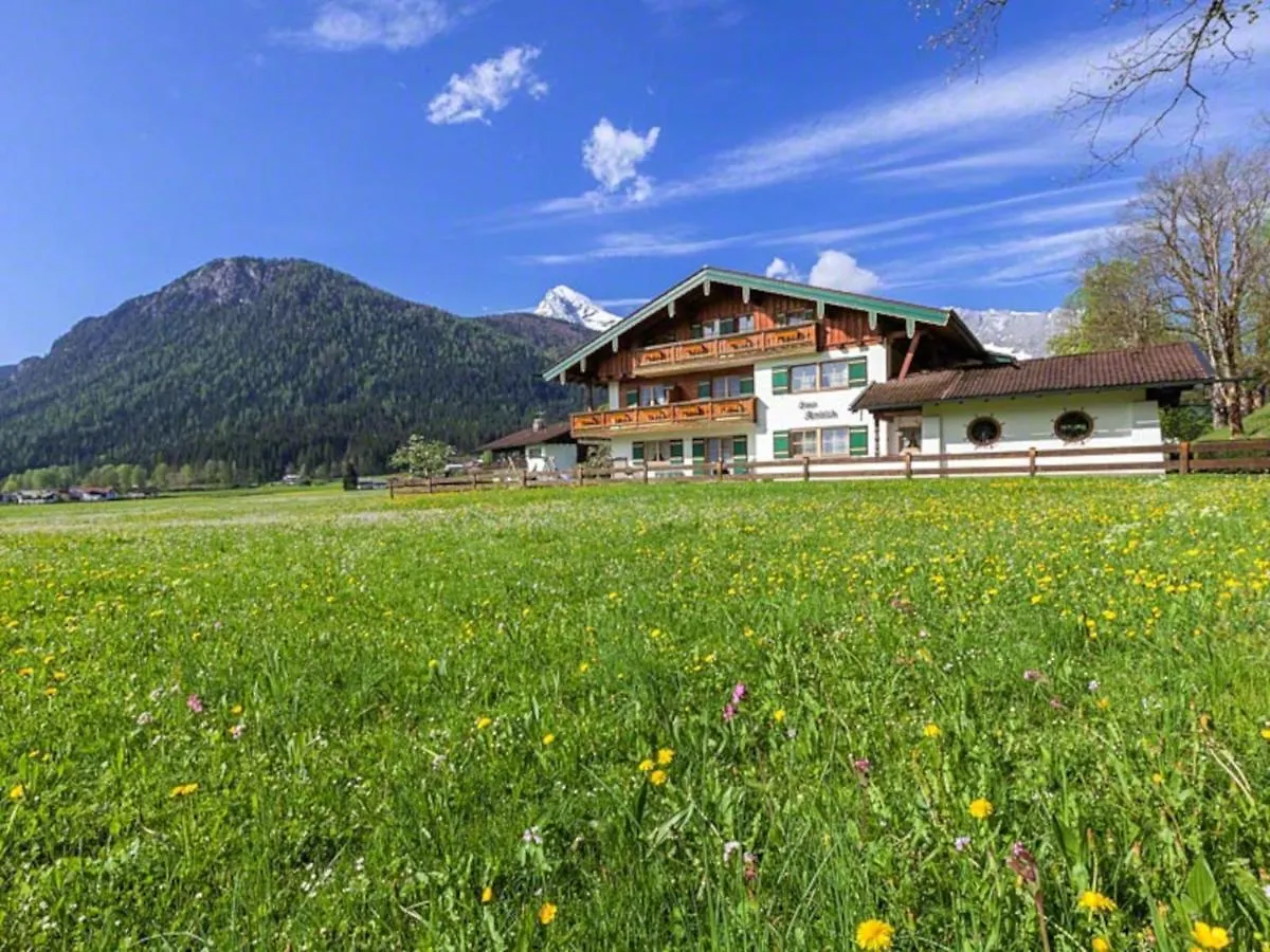 Apartment Gaestehaus Almblick Schoenau am Koenigsee