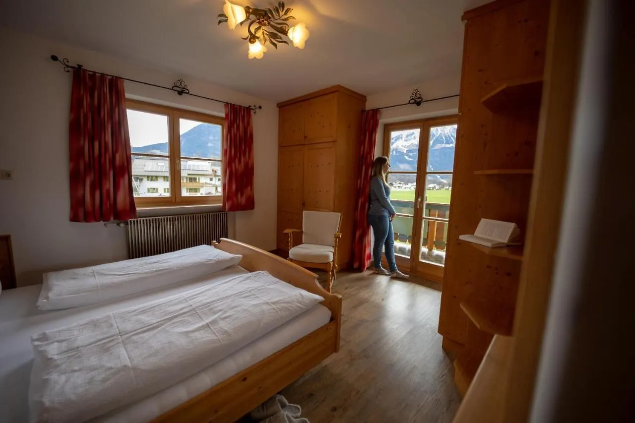 Apartment Gaestehaus Almblick Schoenau am Koenigsee