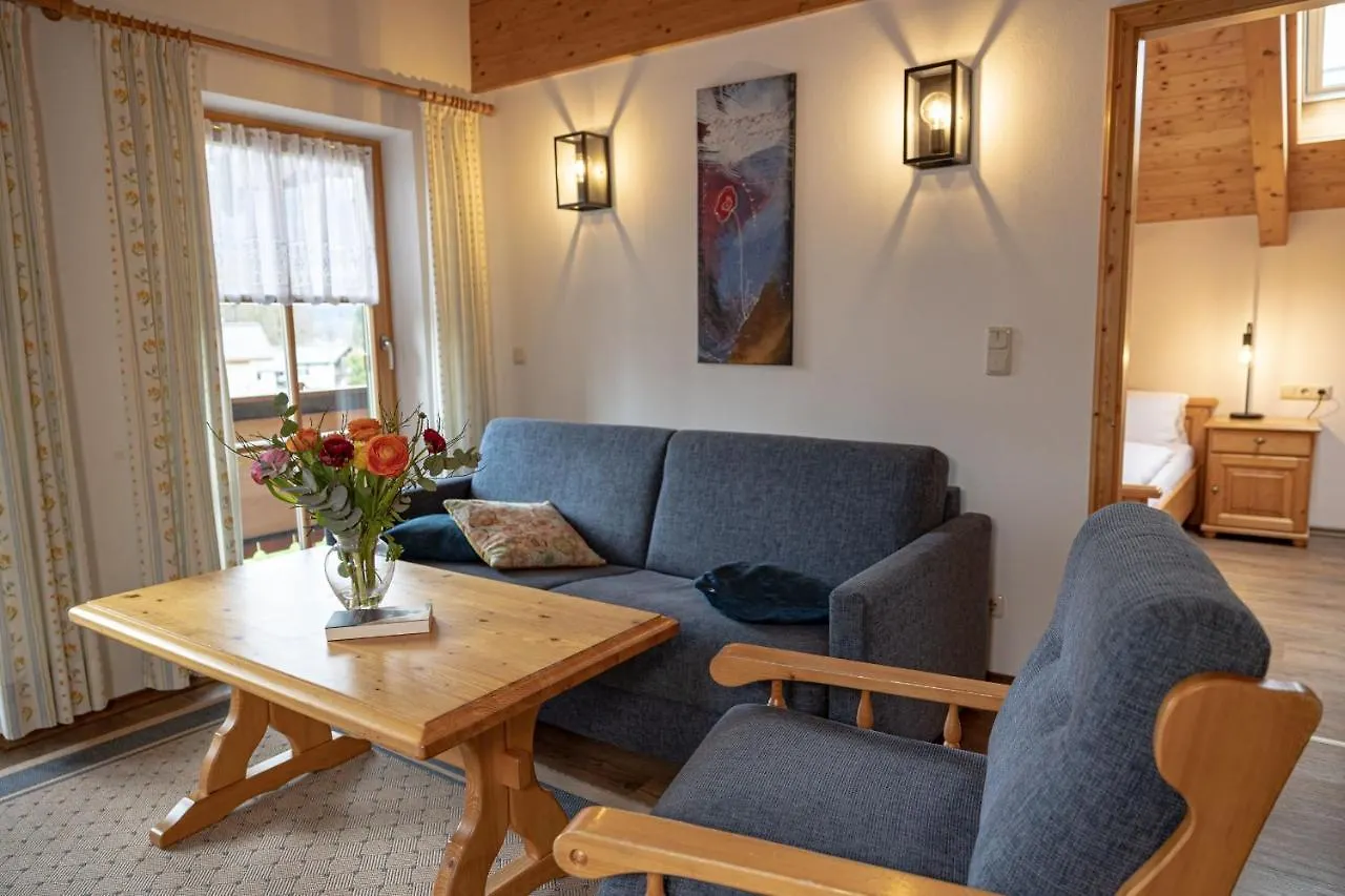 Apartment Gaestehaus Almblick Schoenau am Koenigsee