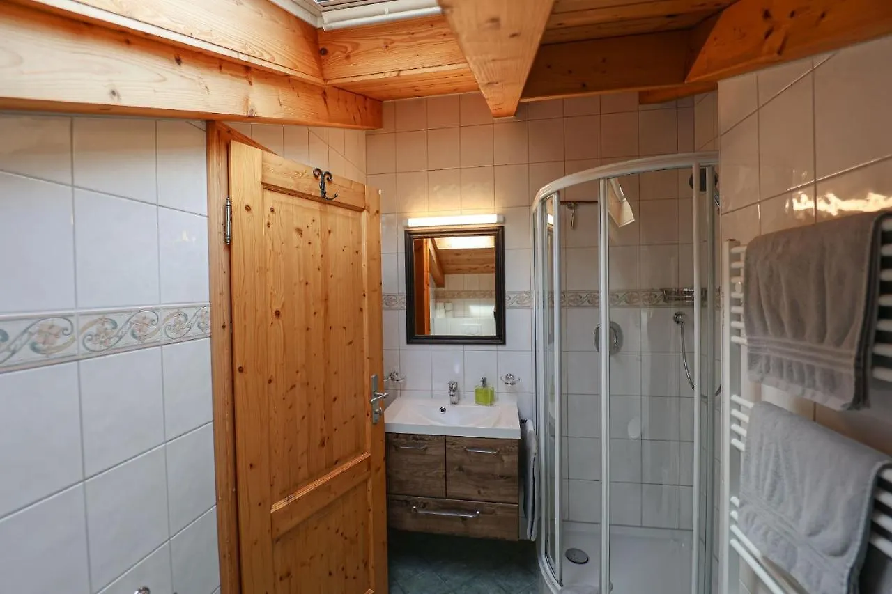 Apartment Gaestehaus Almblick Schoenau am Koenigsee