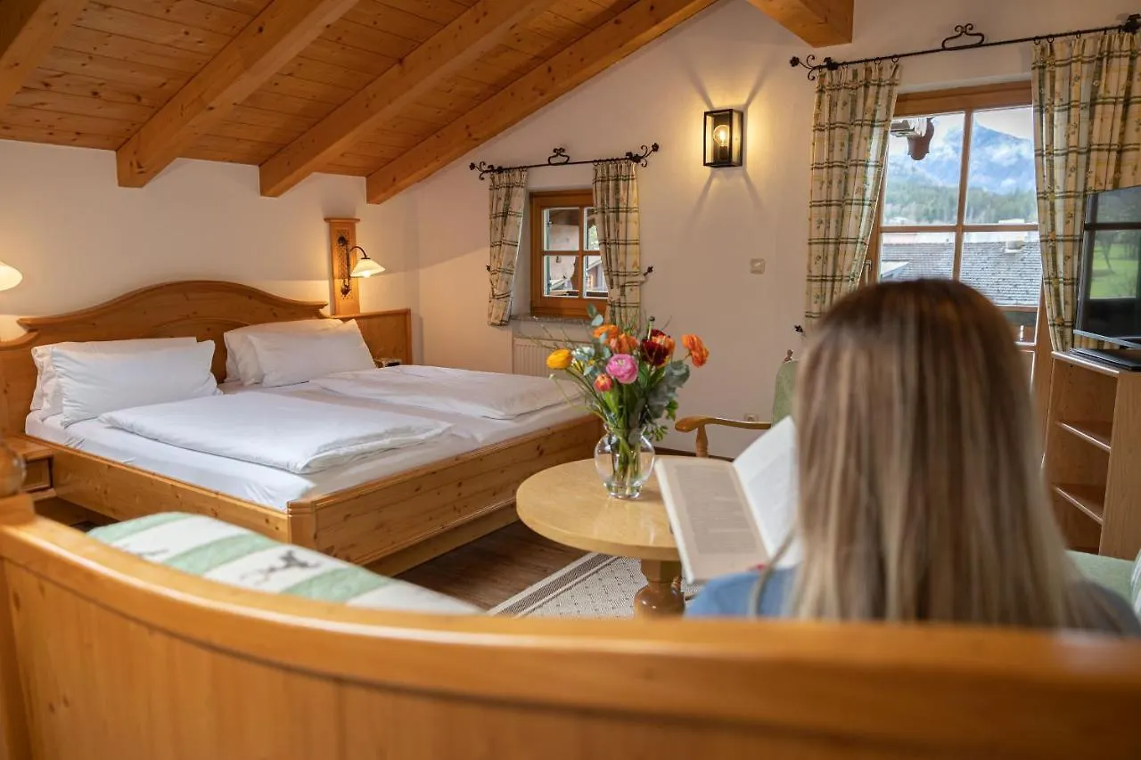 Apartment Gaestehaus Almblick Schoenau am Koenigsee