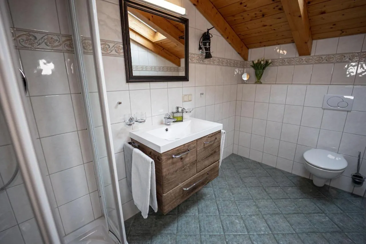 Apartment Gaestehaus Almblick Schoenau am Koenigsee
